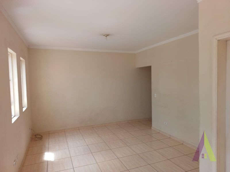 Casa Térrea Comercial em São Roque!