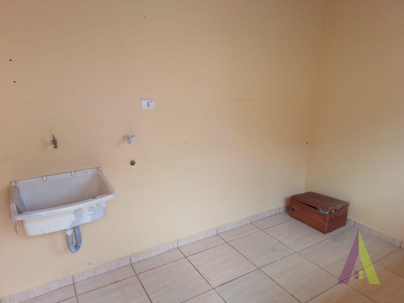 Casa Térrea Comercial em São Roque!