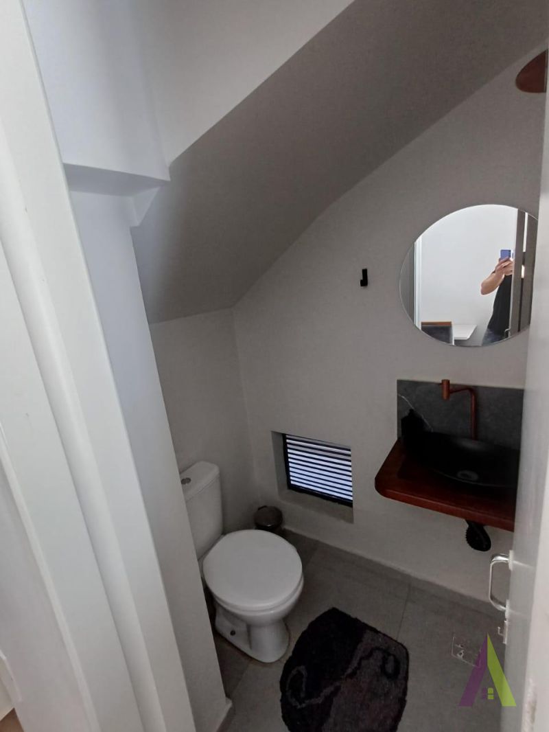 Sobrado em Condomínio Fechado de São Roque!