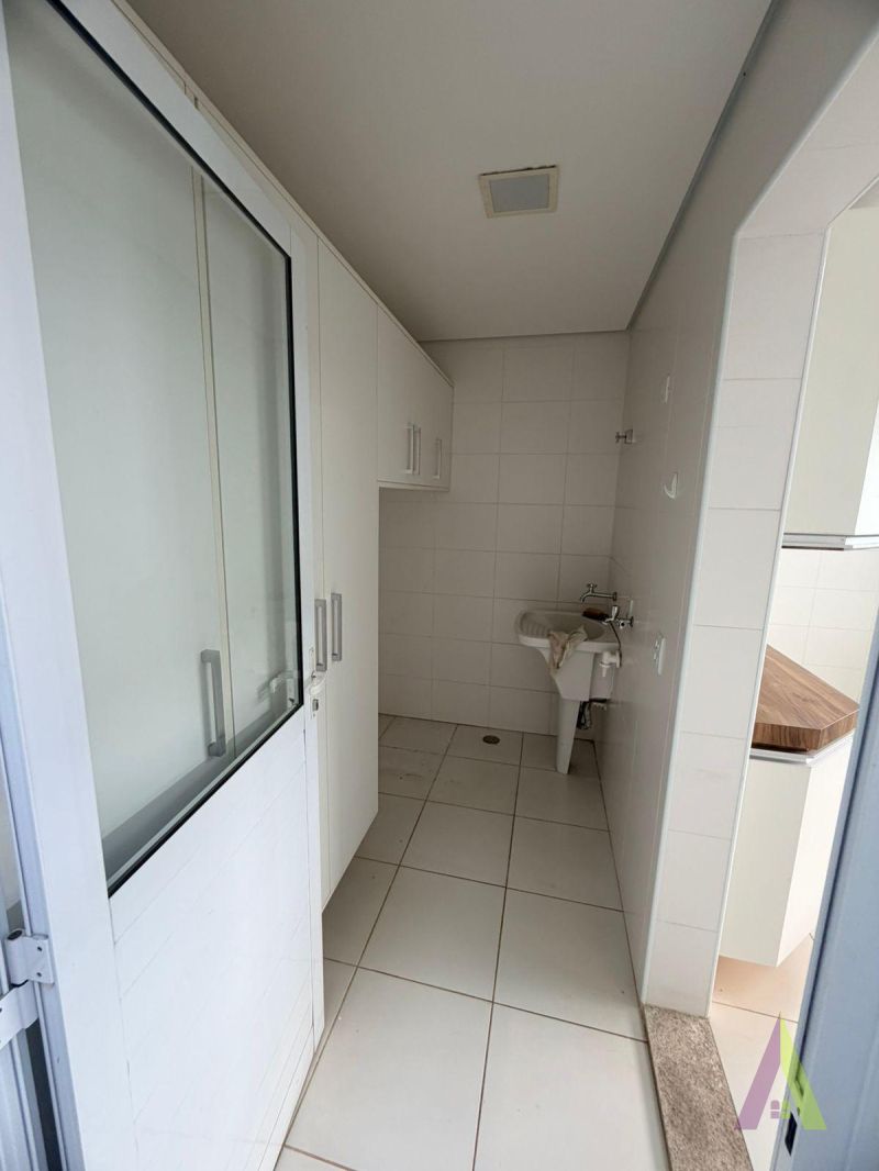 Sobrado em Condomínio de Alto Padrão em São Roque!