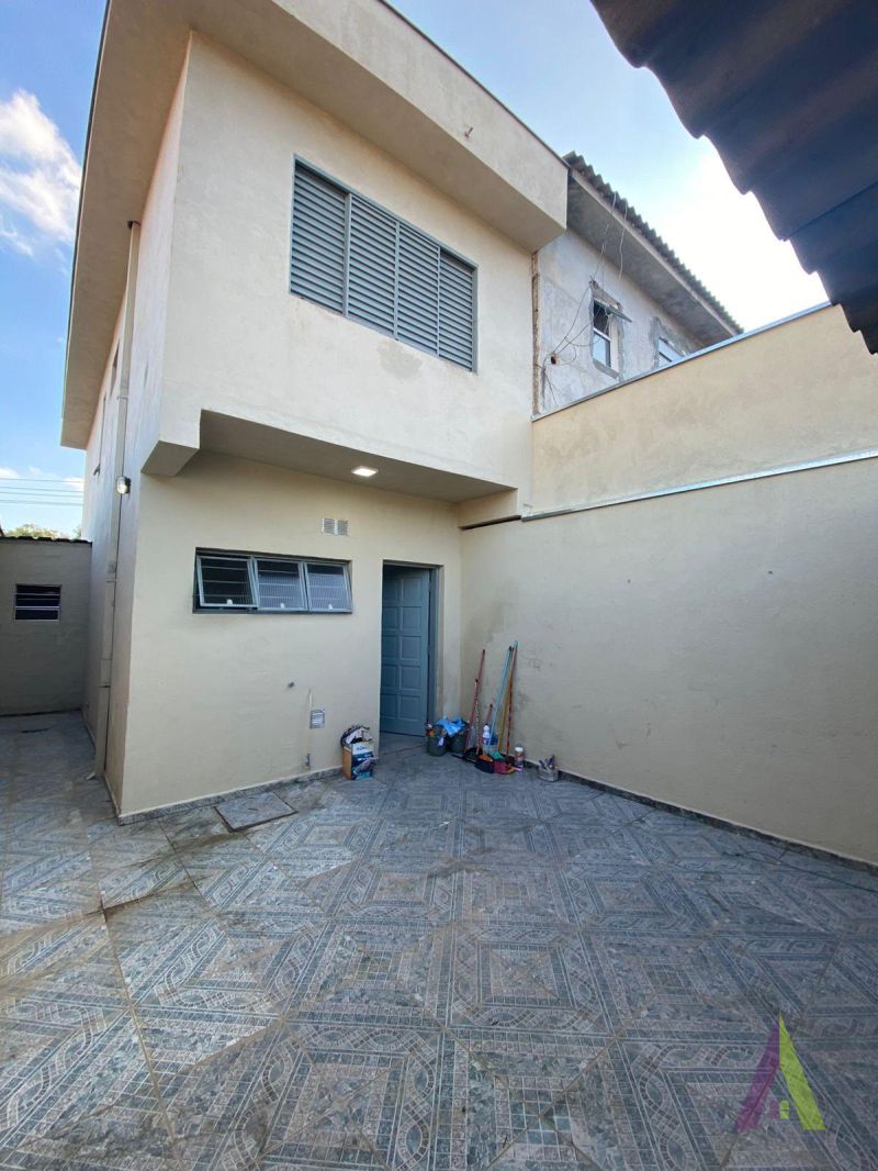 Sobrado em Bairro Tradicional de São Roque!