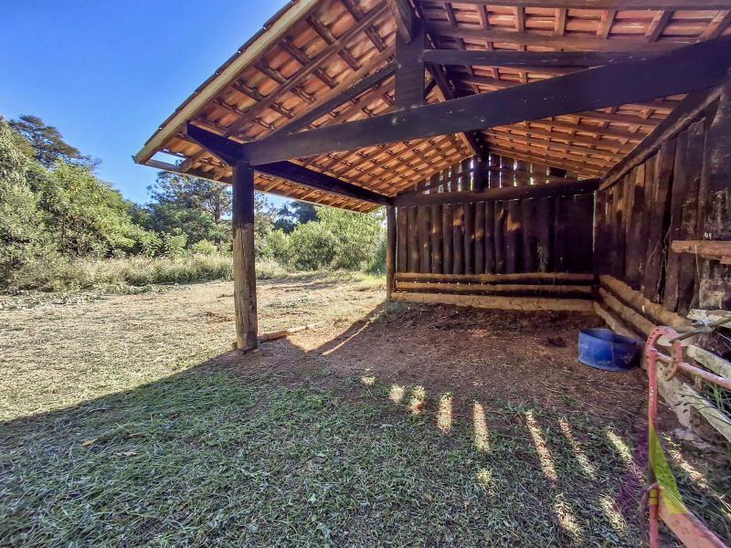 Haras pronto com lago, pista 75m x 35 m e redondel pronto em São Roque!