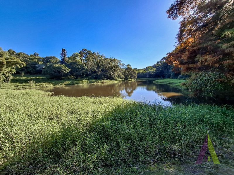 Haras pronto com lago, pista 75m x 35 m e redondel pronto em São Roque!