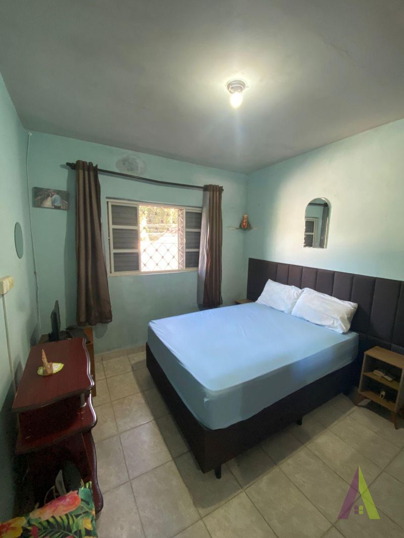 Casa Térrea em Bairro Tradicional em São Roque! 