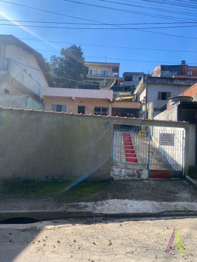 Casa Térrea em Bairro Tradicional em São Roque! 