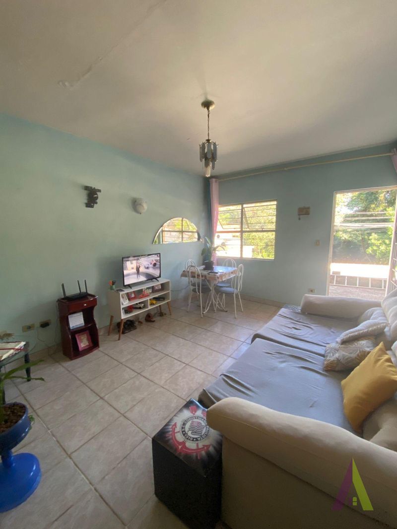 Casa Térrea em Bairro Tradicional em São Roque! 
