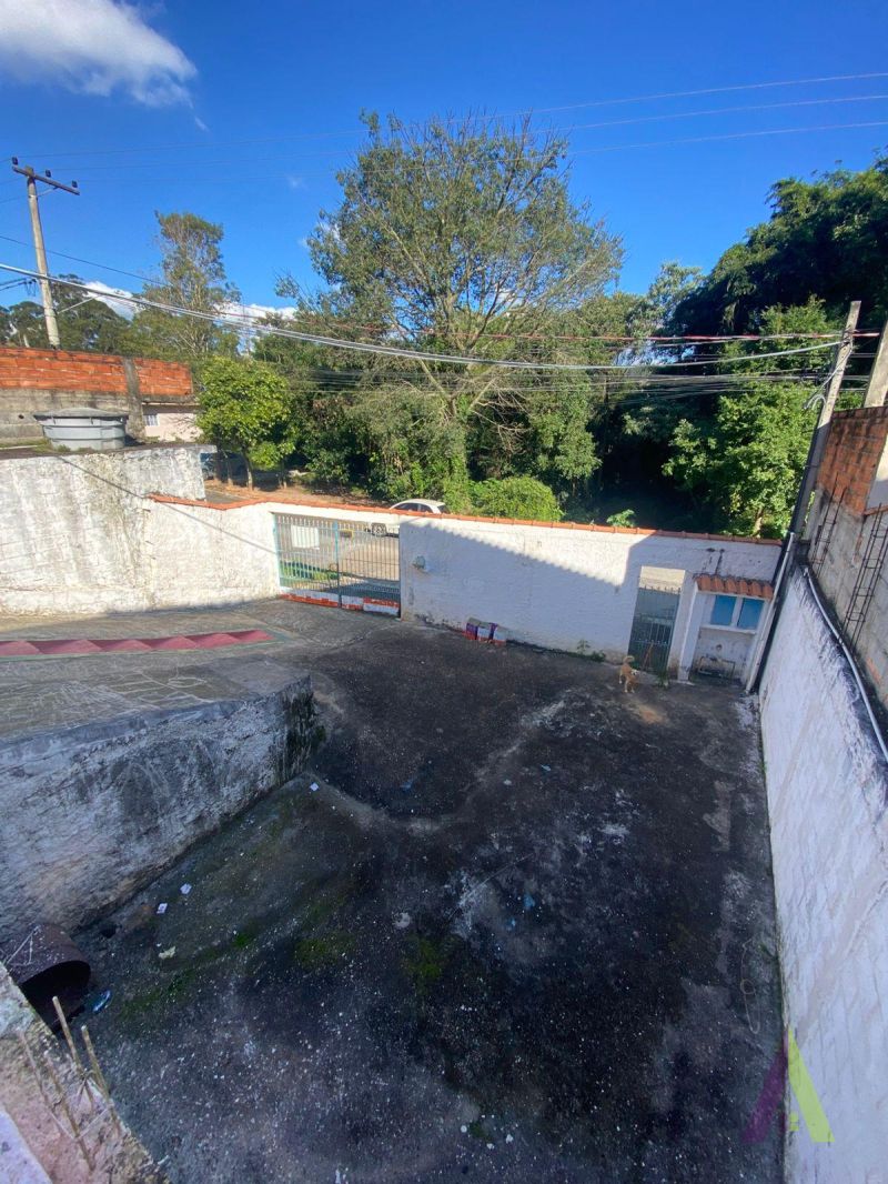 Casa Térrea em Bairro Tradicional em São Roque! 