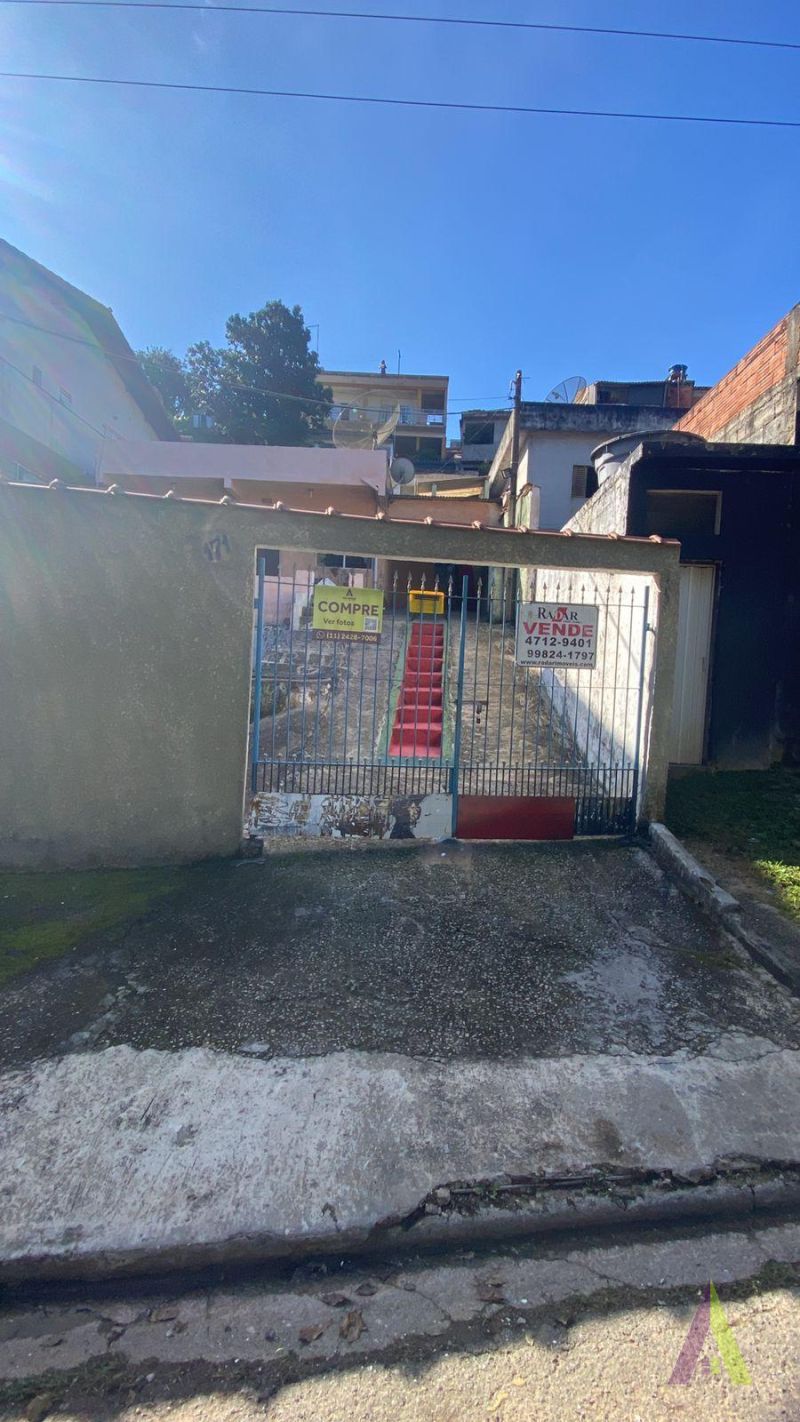 Casa Térrea em Bairro Tradicional em São Roque! 