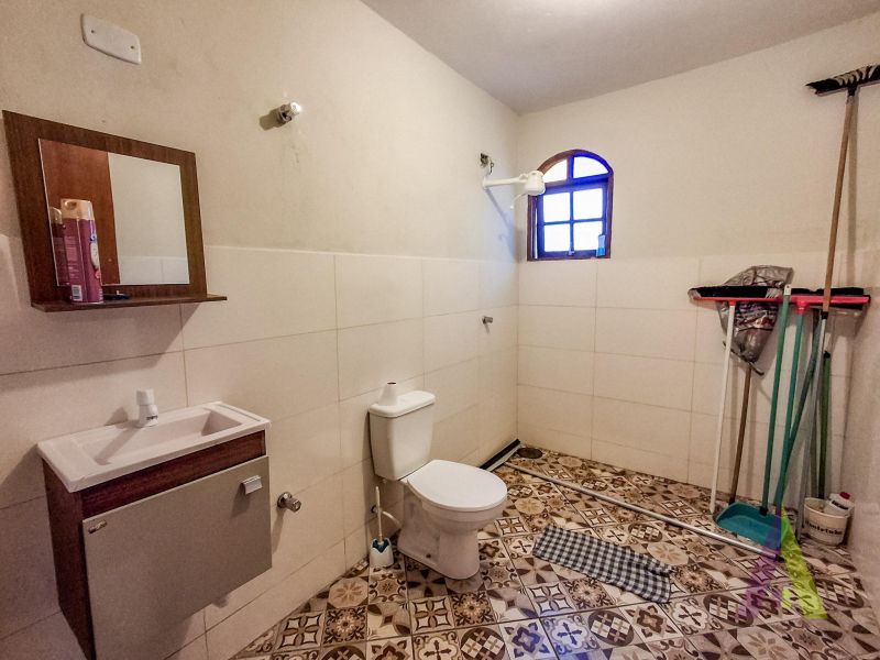 Casa ampla com espaço gourmet completo e piscina em Mairique!