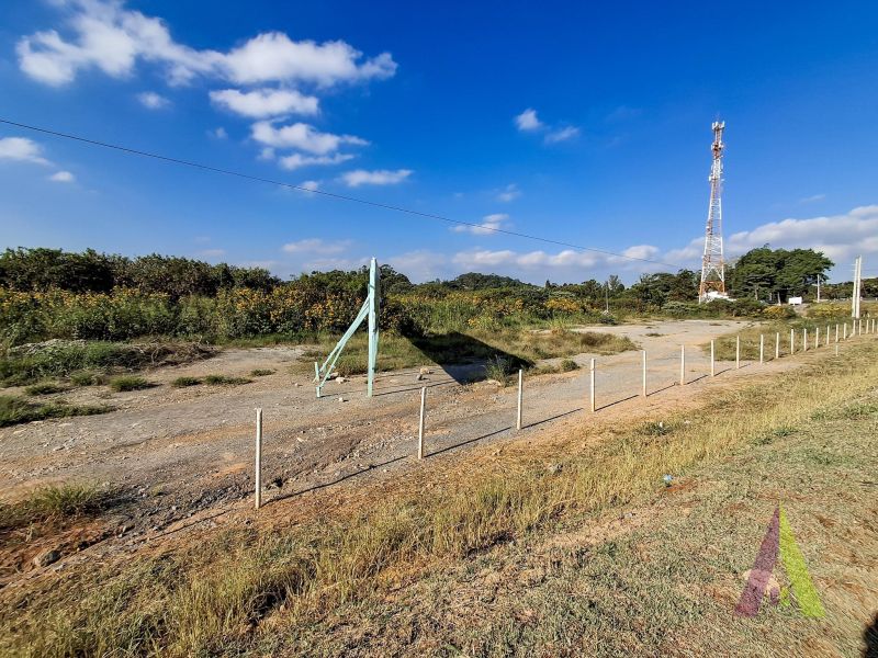 Terreno na beira da Raposo Tavares com boa parte terraplanado em São Roque!