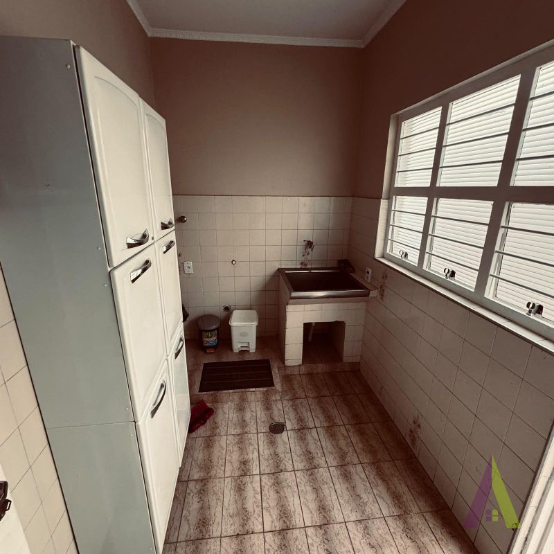 Casa Térrea em Bairro Tradicional de  São Roque!
