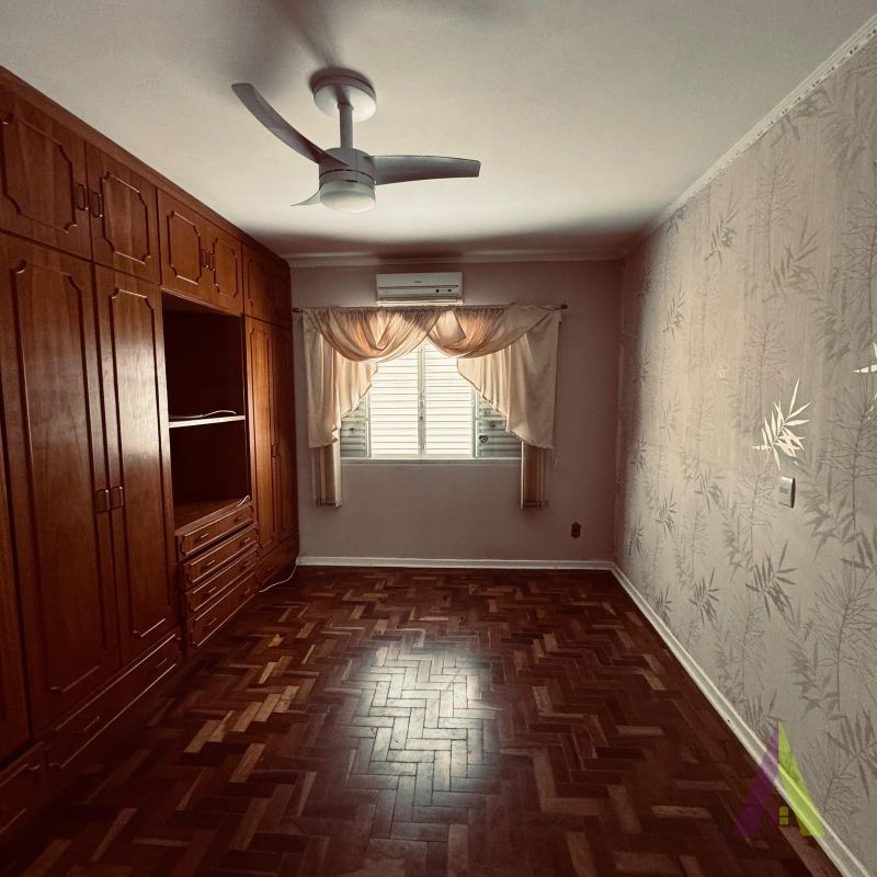 Casa Térrea em Bairro Tradicional de  São Roque!