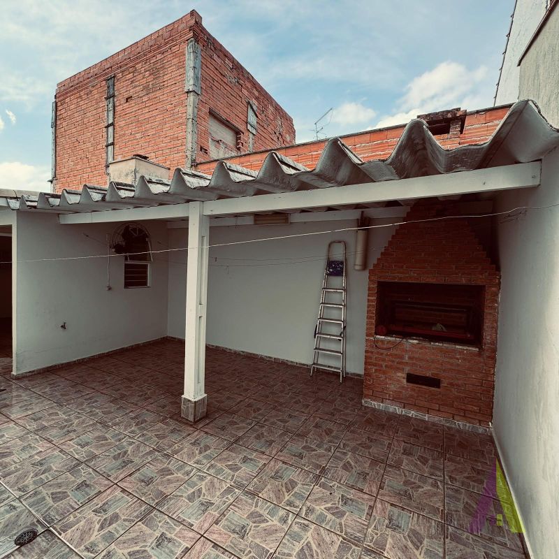 Casa Térrea em Bairro Tradicional de  São Roque!