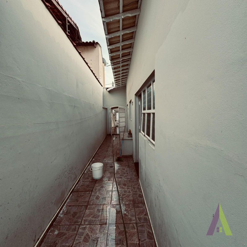 Casa Térrea em Bairro Tradicional de  São Roque!