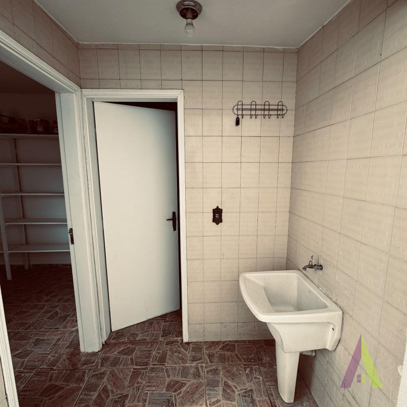 Casa Térrea em Bairro Tradicional de  São Roque!