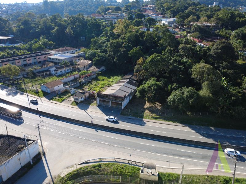 Terreno na beira da Raposo Tavares na divisa de Mairinque com São Roque!