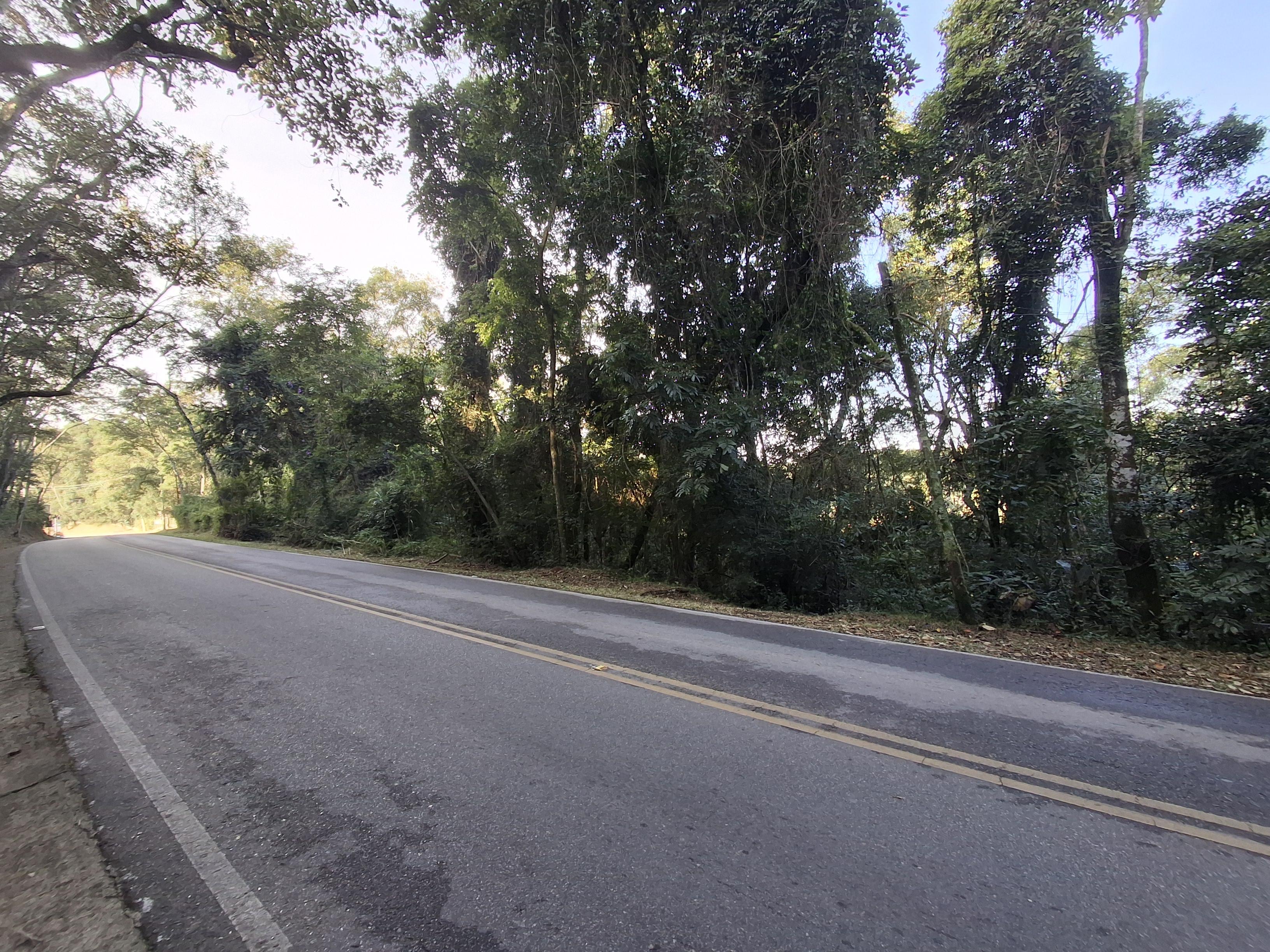 Terreno em Centro (Canguera), SÃO ROQUE - Terreno de 20.000m² na Estrada do vinho a 50 metros da Quinta do Olivardo em São Roque! Local  Perfeito, para seu negócio.