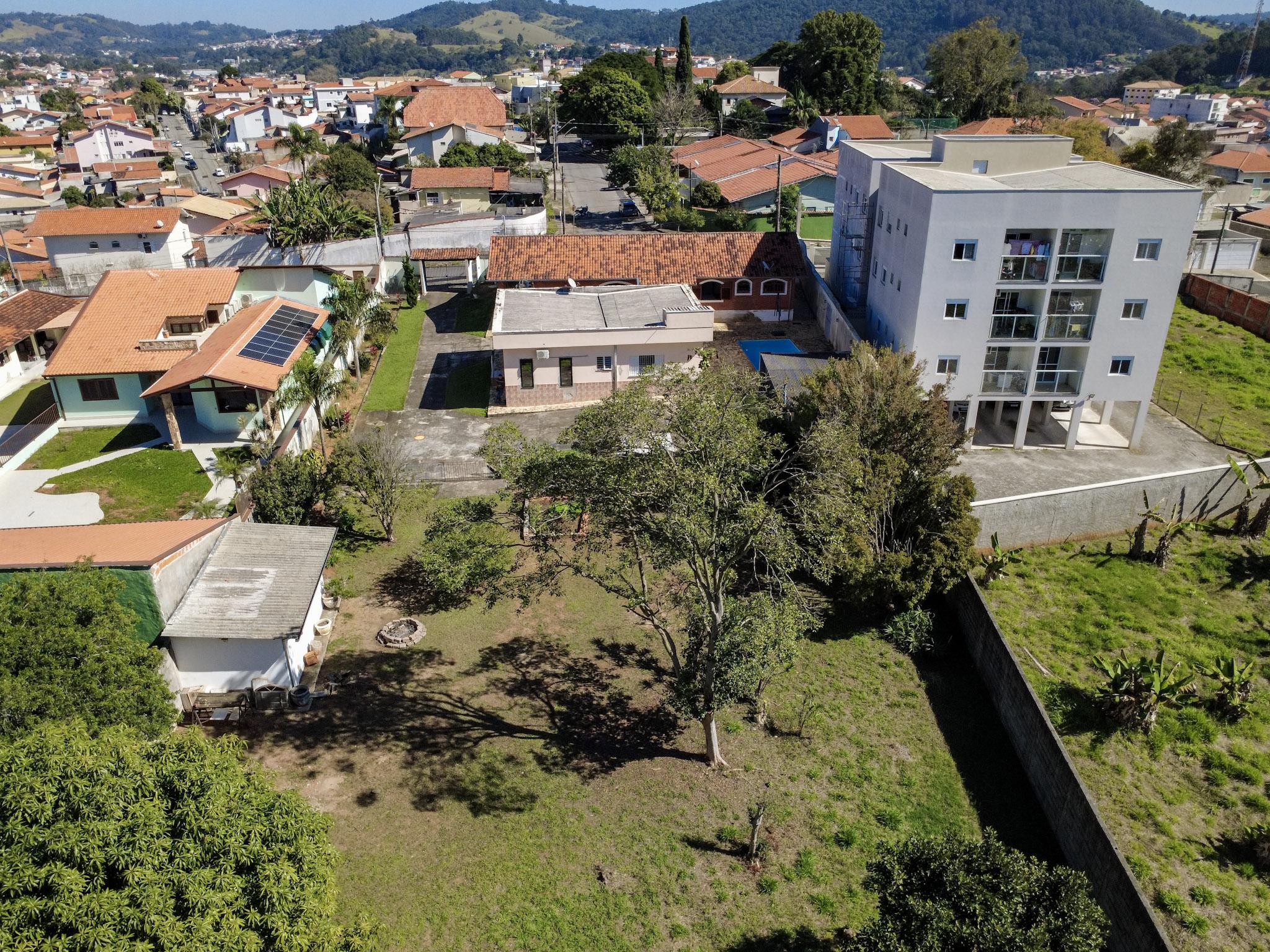 Condomínio em Jardim Brasil, SÃO ROQUE - Imóvel com 2 casas, 1 depósito, piscina e quintal gigantesco na região central de São Roque! - Foto 153