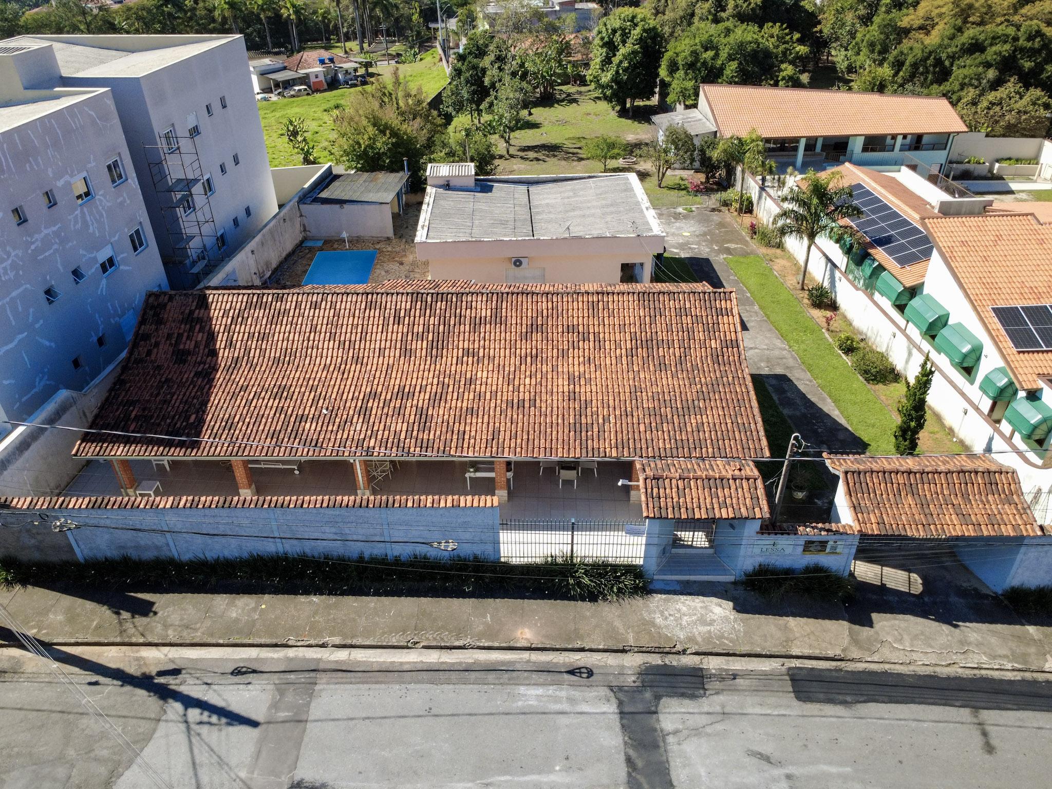 Condomínio em Jardim Brasil, SÃO ROQUE - Imóvel com 2 casas, 1 depósito, piscina e quintal gigantesco na região central de São Roque! - Foto 157