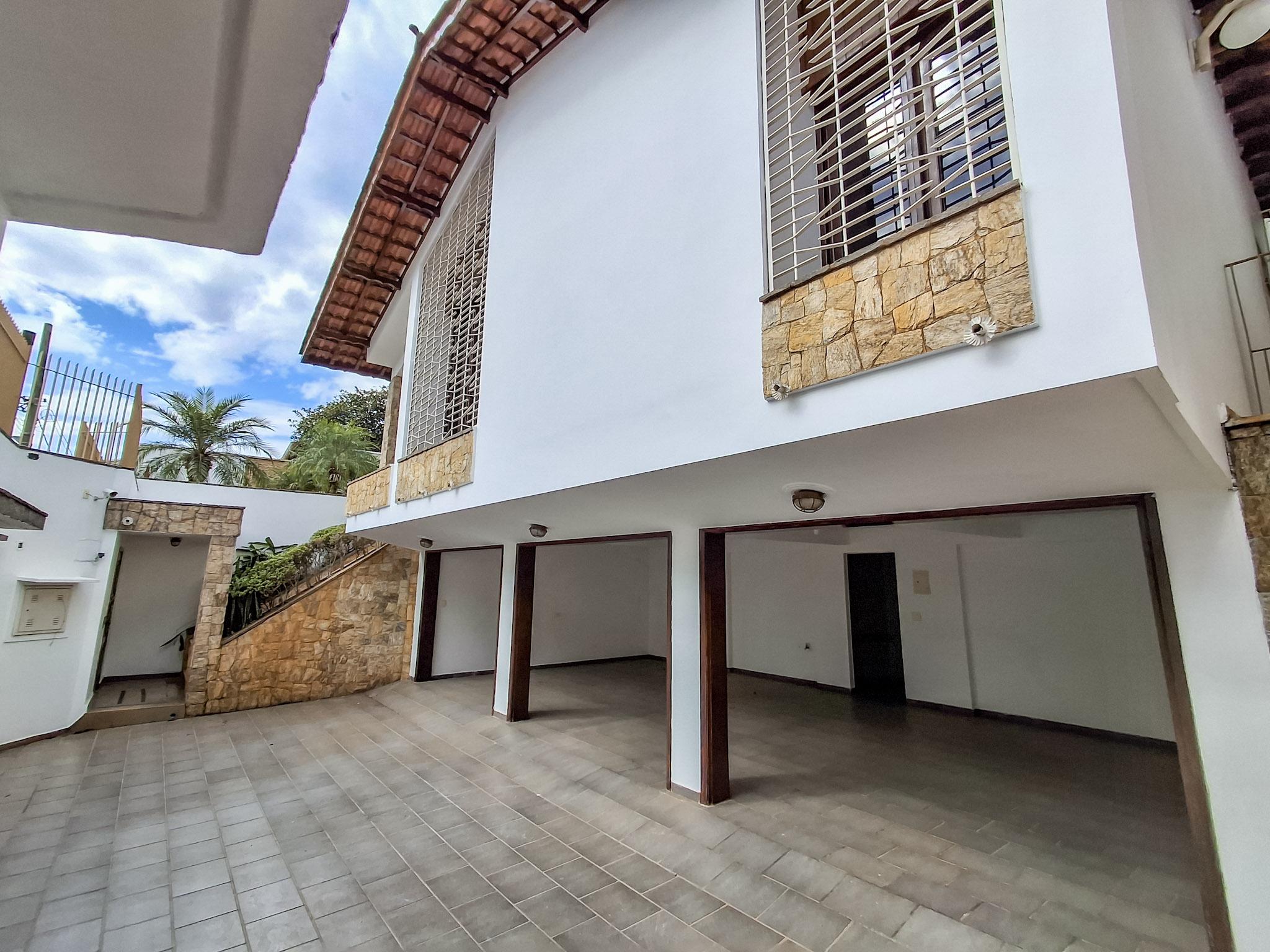 Condomínio em Vila Marques, SÃO ROQUE - Sobrado de Alto Padrão com Atelier Avarandado e Linda Vista no Coração de São Roque! - Foto 14