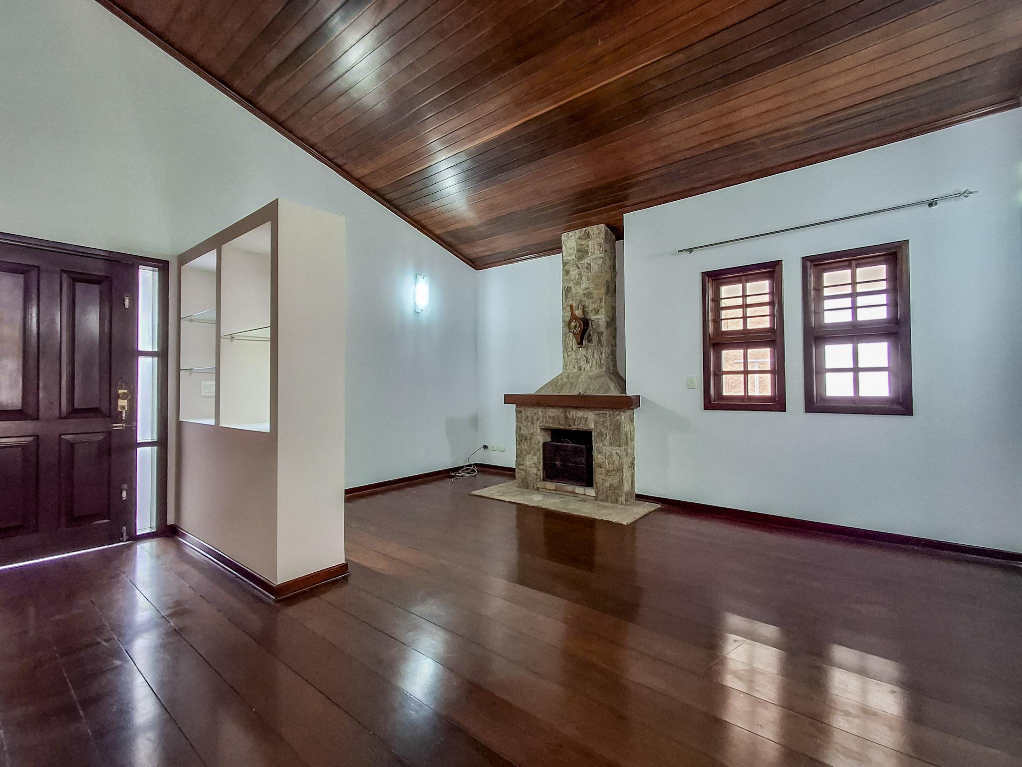 Condomínio em Vila Marques, SÃO ROQUE - Sobrado de Alto Padrão com Atelier Avarandado e Linda Vista no Coração de São Roque! - Foto 17