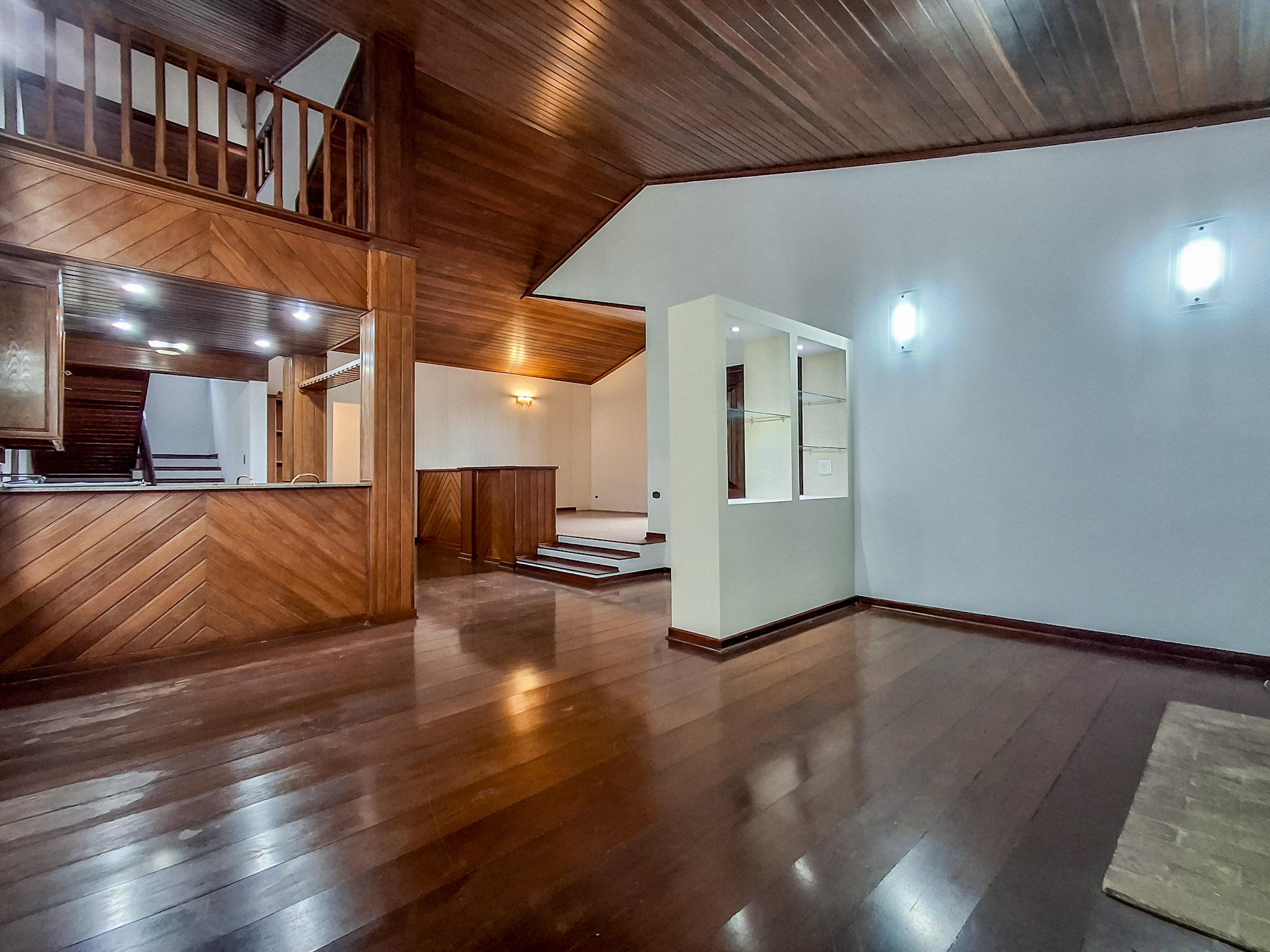 Condomínio em Vila Marques, SÃO ROQUE - Sobrado de Alto Padrão com Atelier Avarandado e Linda Vista no Coração de São Roque! - Foto 27