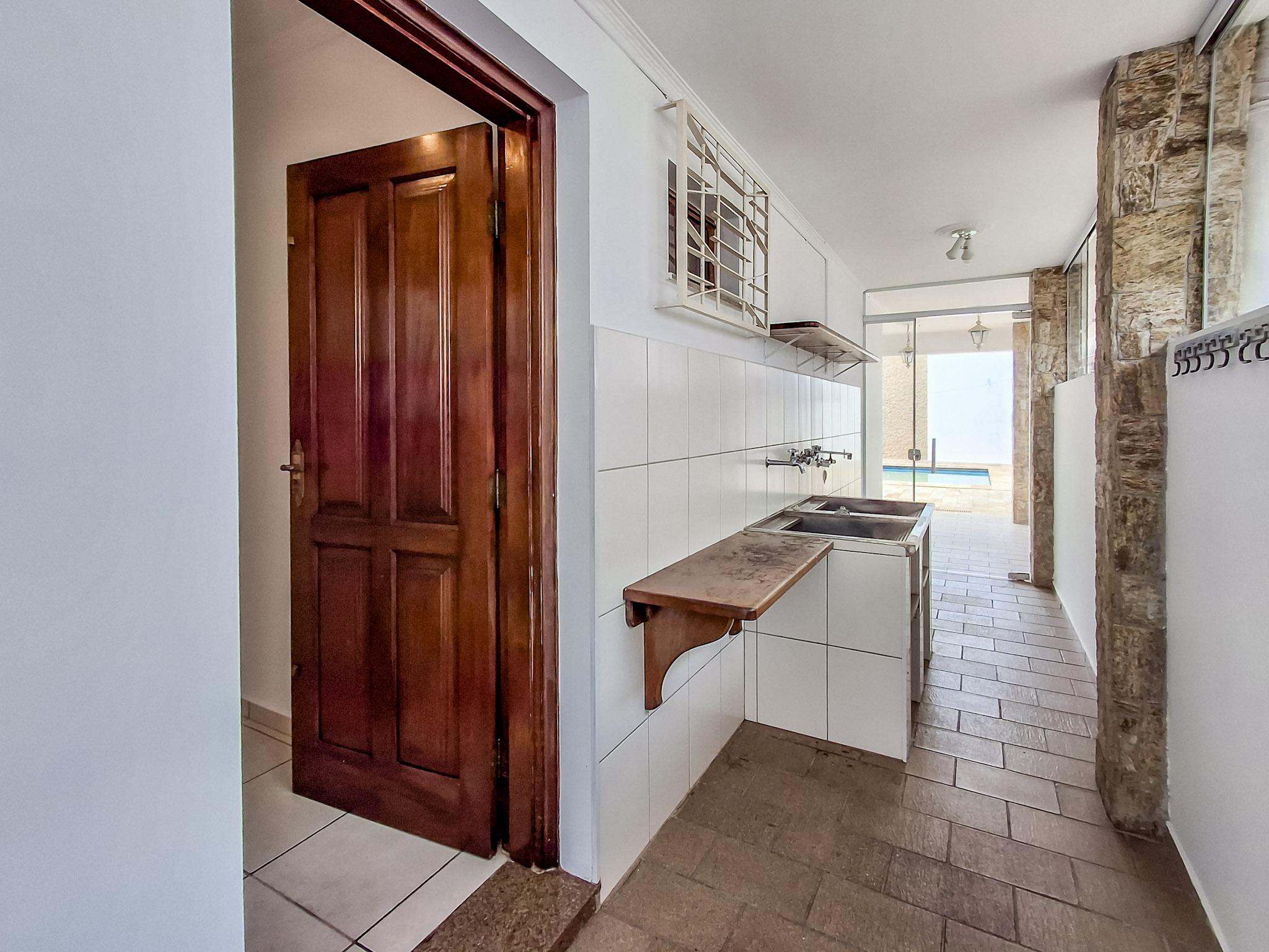 Condomínio em Vila Marques, SÃO ROQUE - Sobrado de Alto Padrão com Atelier Avarandado e Linda Vista no Coração de São Roque! - Foto 49
