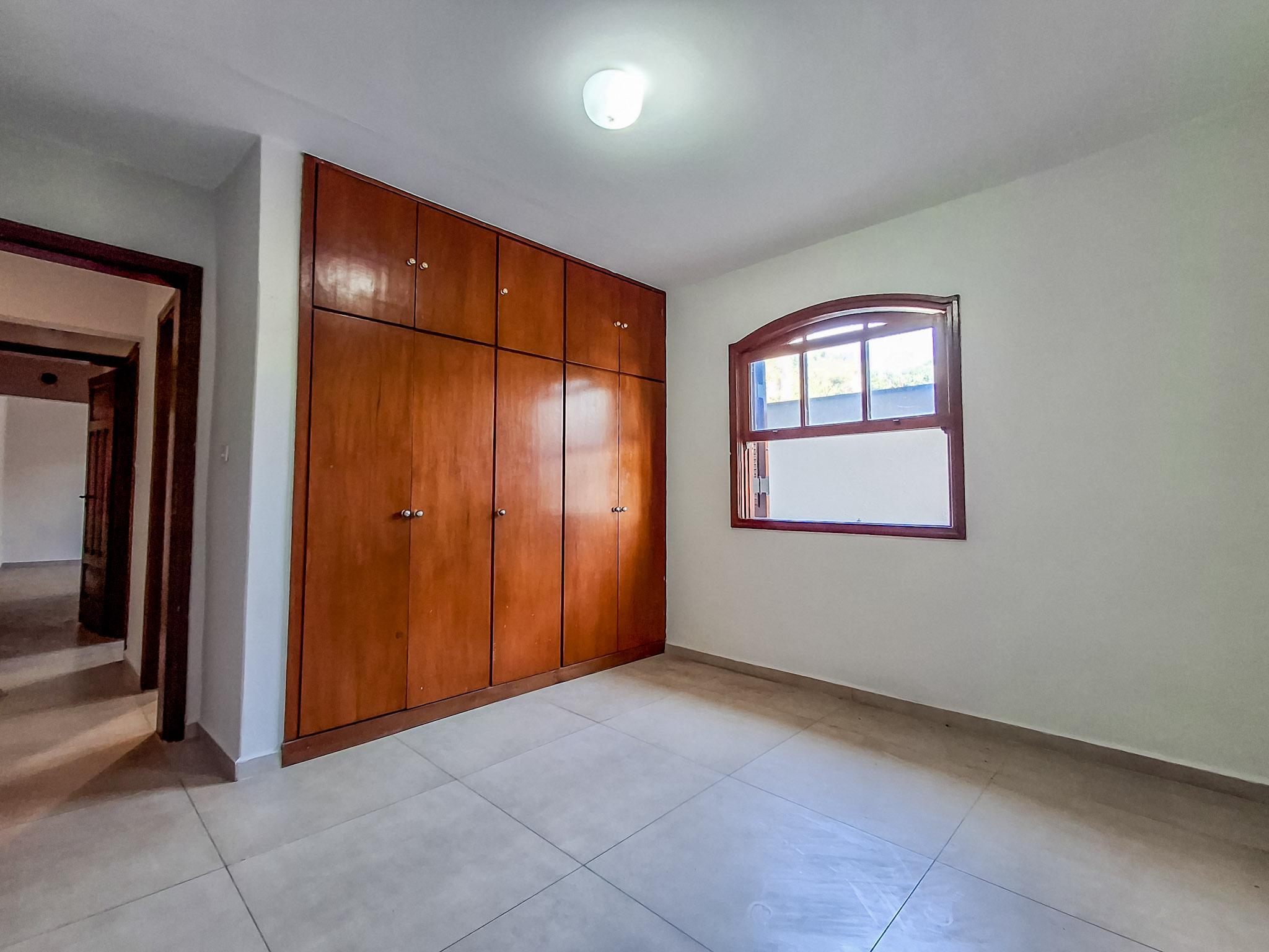 Condomínio em Jardim Boa Vista, SÃO ROQUE - Casa com kitnet e terraço coberto com churrasqueira em São Roque! - Foto 40