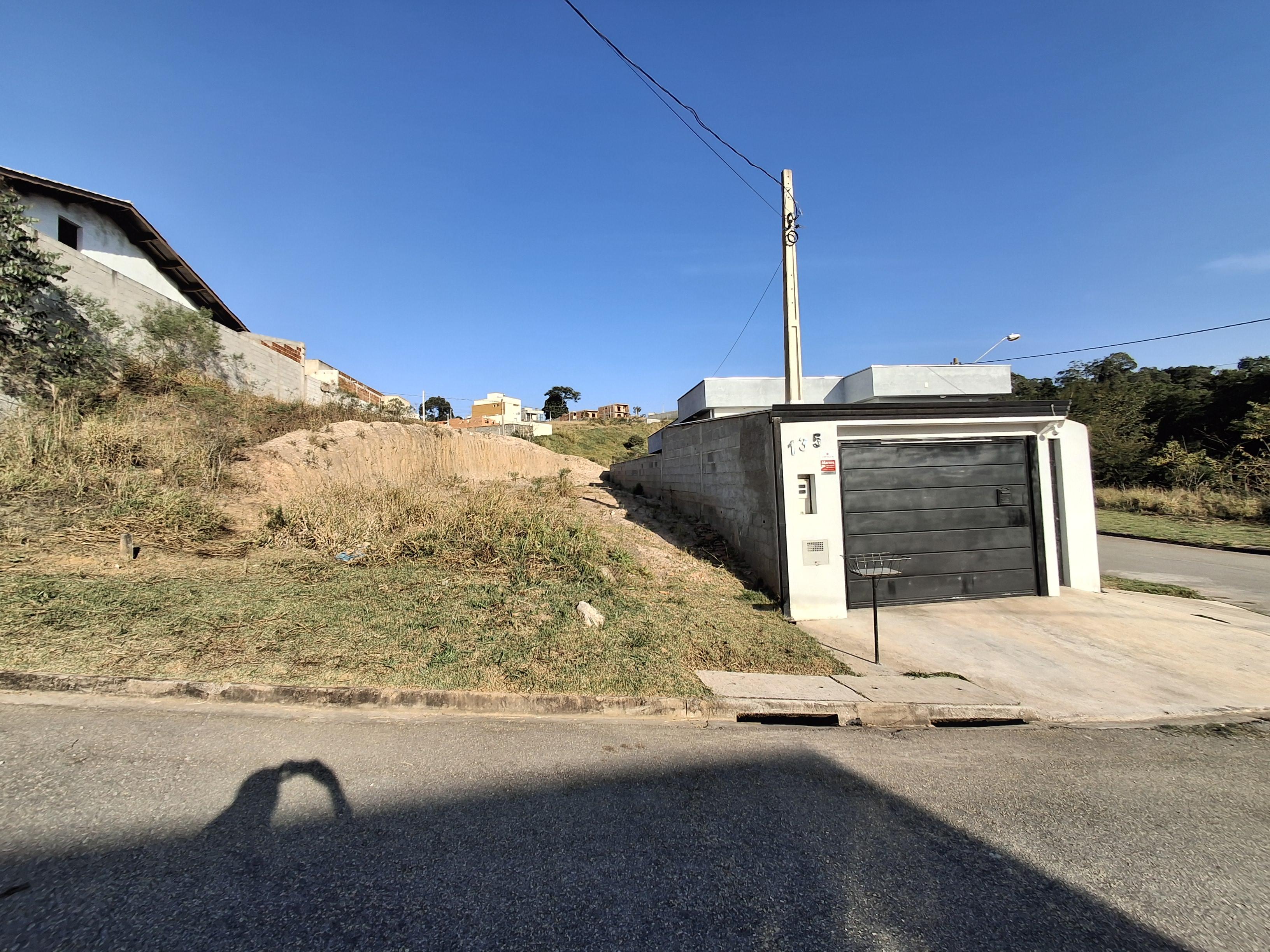 Terreno em PORTAL DOS PÁSSAROS, MAIRINQUE - Terreno no Portal dos Pássaros!