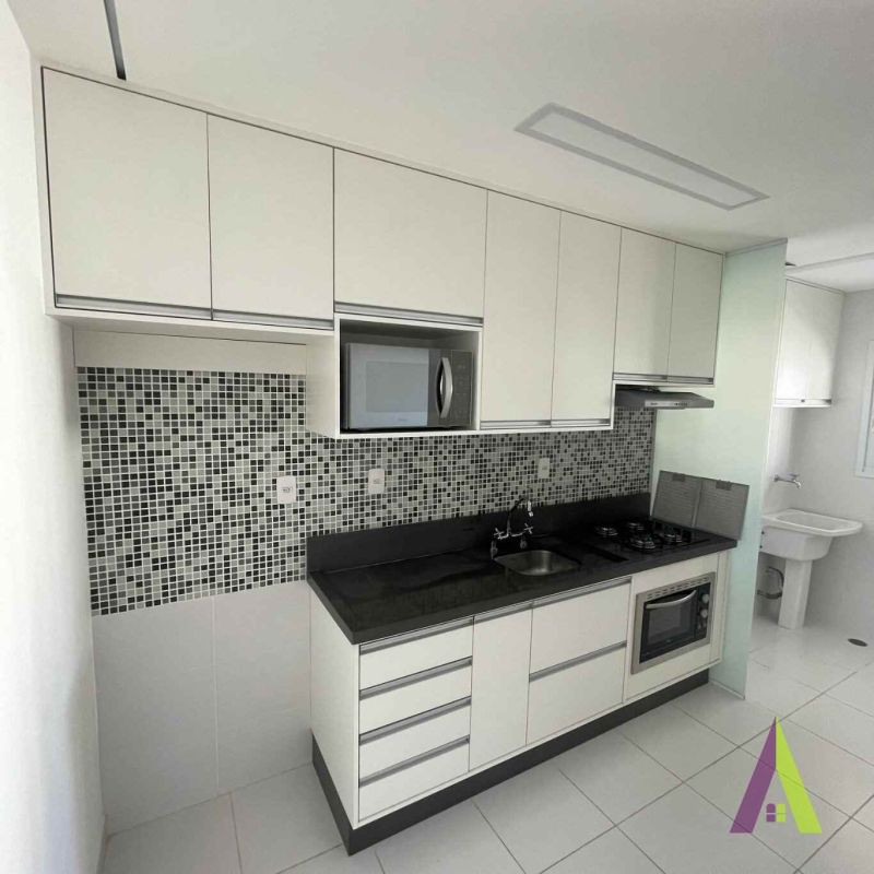  Apartamento Rico em Panejados em Condomínio Clube de São Roque!