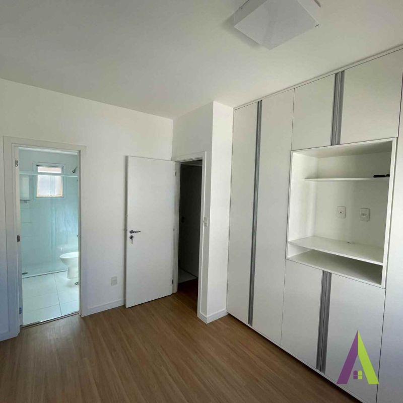  Apartamento Rico em Panejados em Condomínio Clube de São Roque!