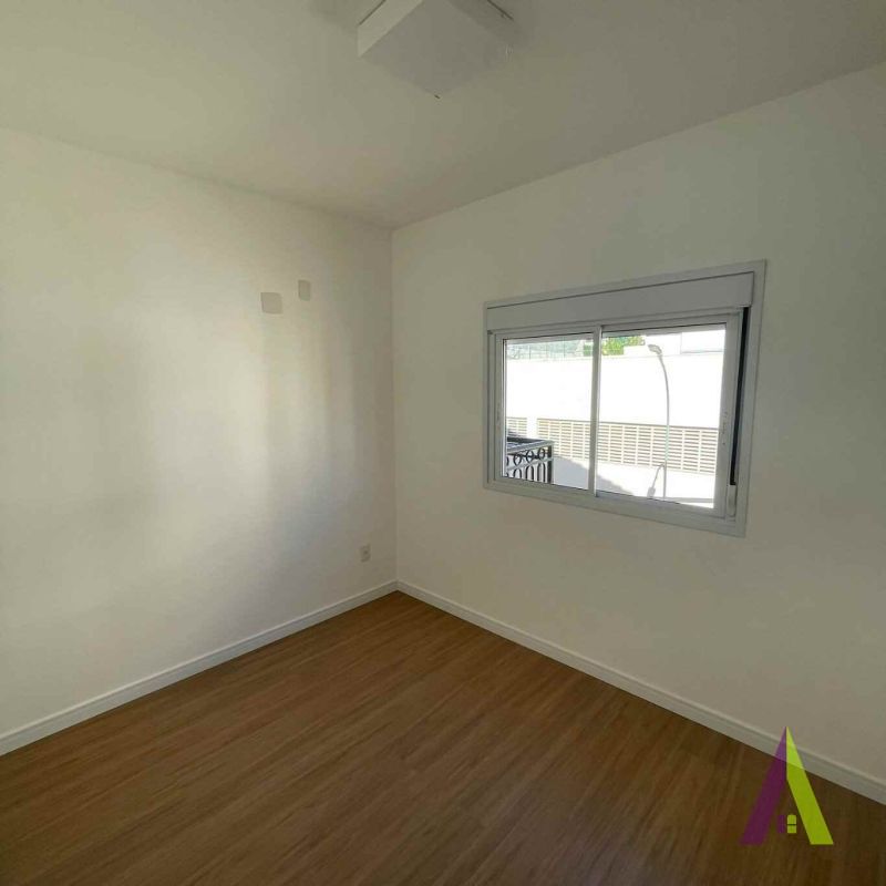  Apartamento Rico em Panejados em Condomínio Clube de São Roque!