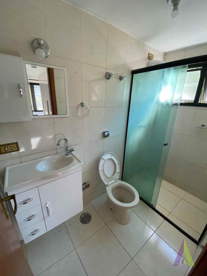 Apartamento com Sacada Próximo ao Centro de São Roque! 