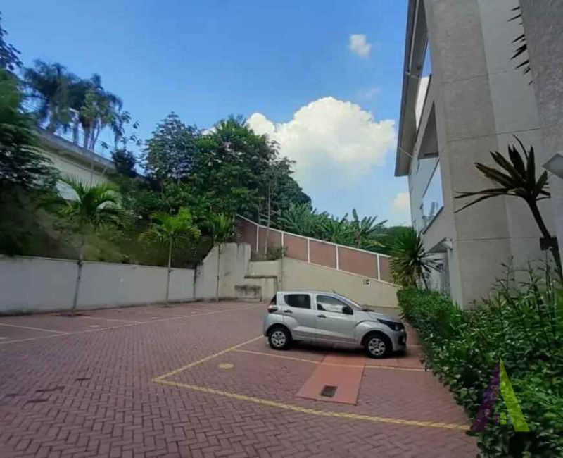  Apartamento em Bairro Tradicional de São Roque! 
