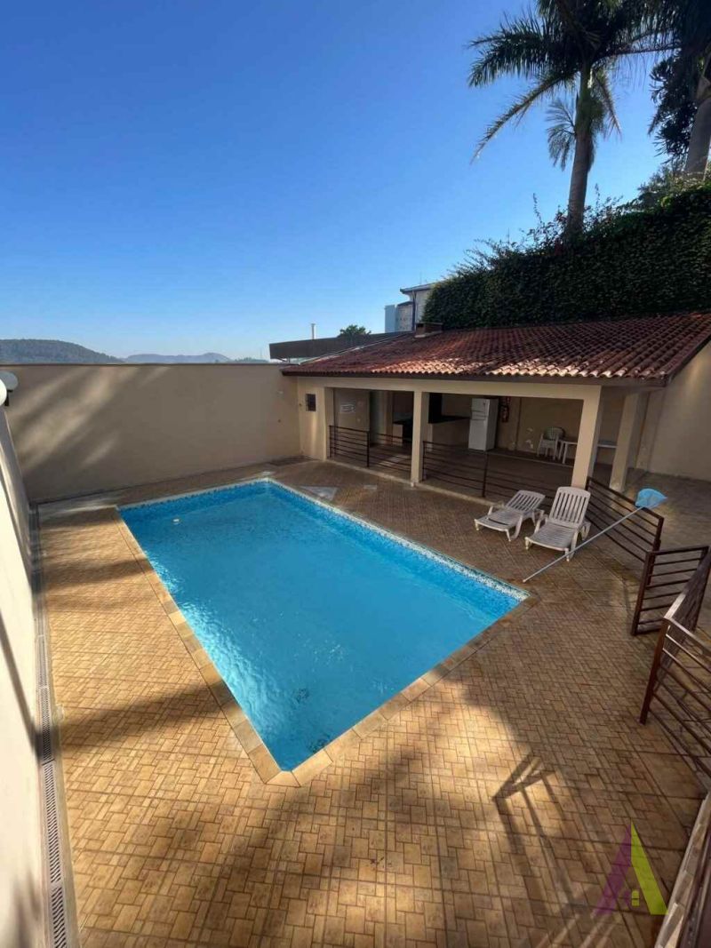 Apartamento no Centro de São Roque!