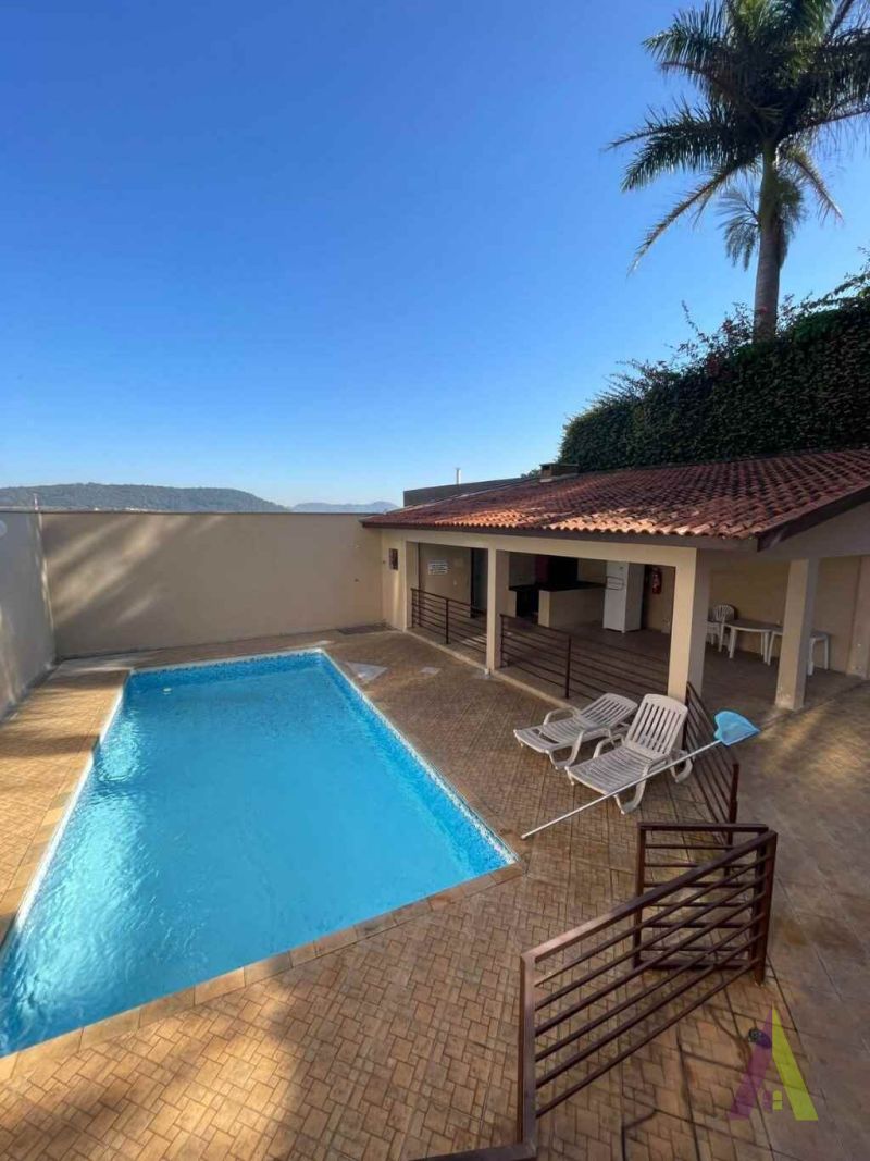 Apartamento no Centro de São Roque!