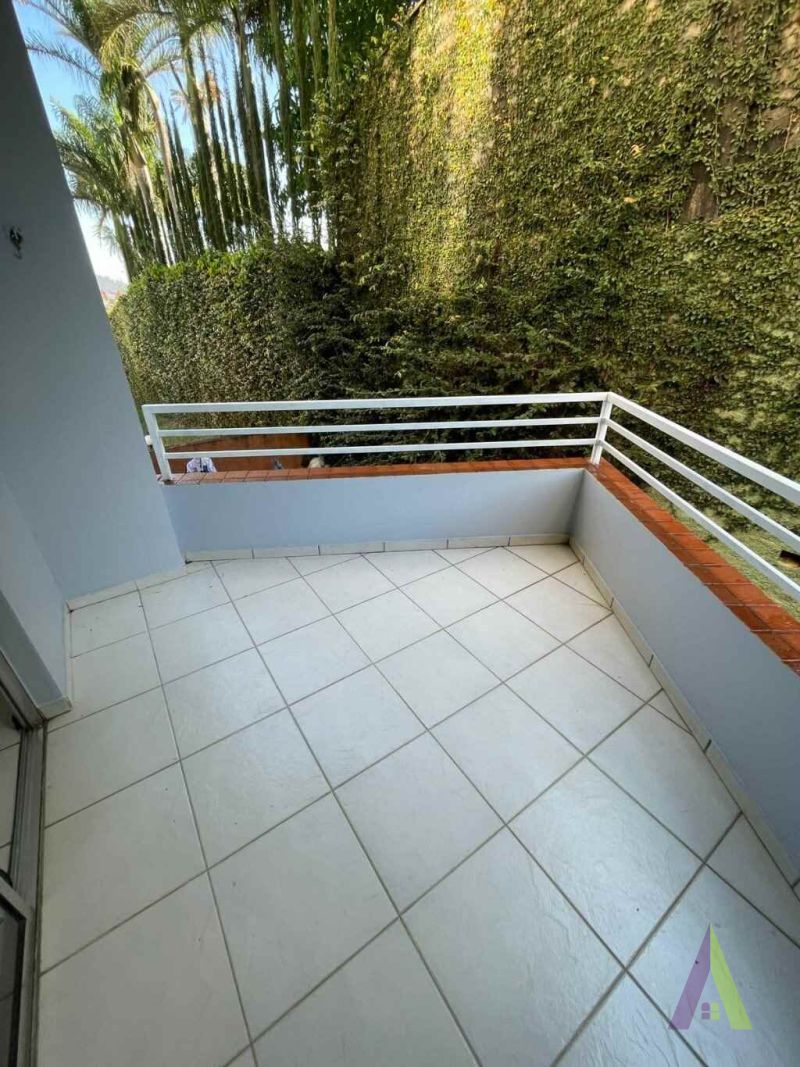 Apartamento no Centro de São Roque!