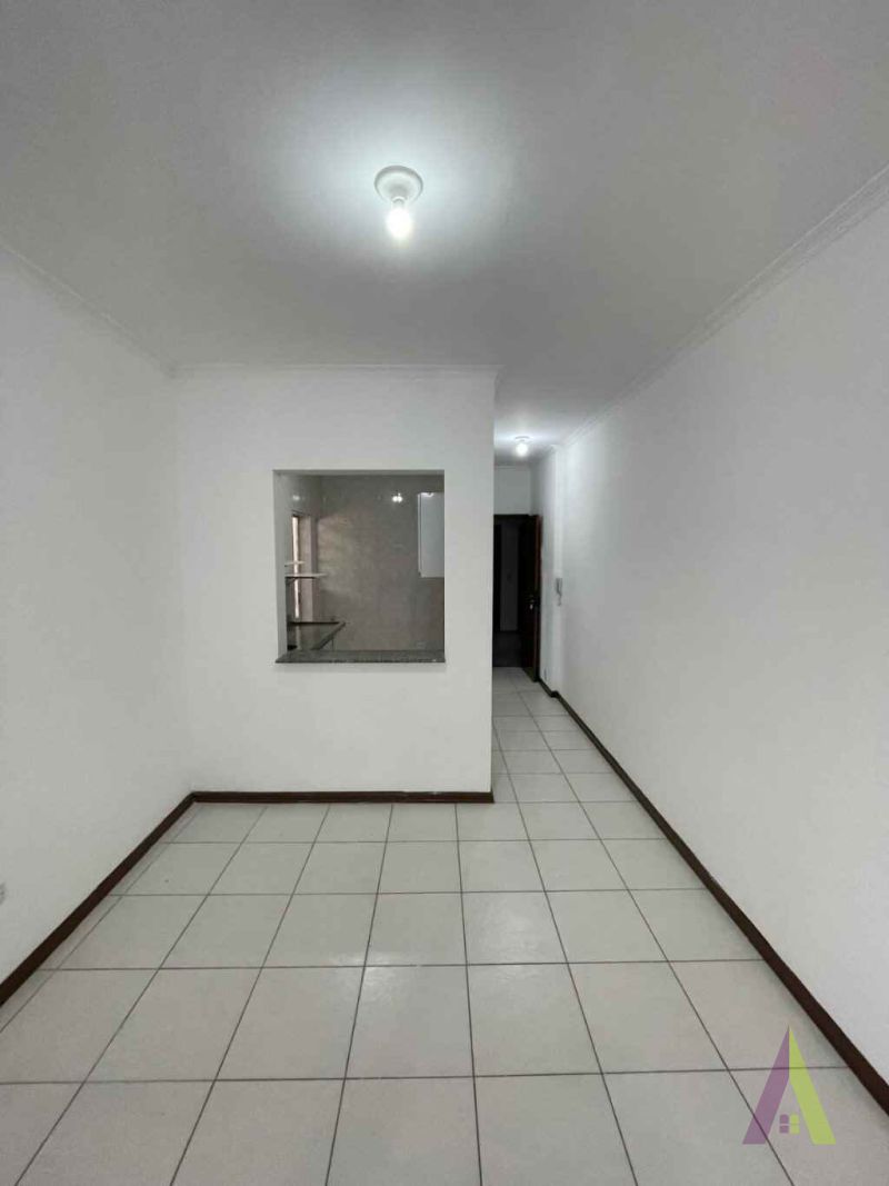 Apartamento no Centro de São Roque!