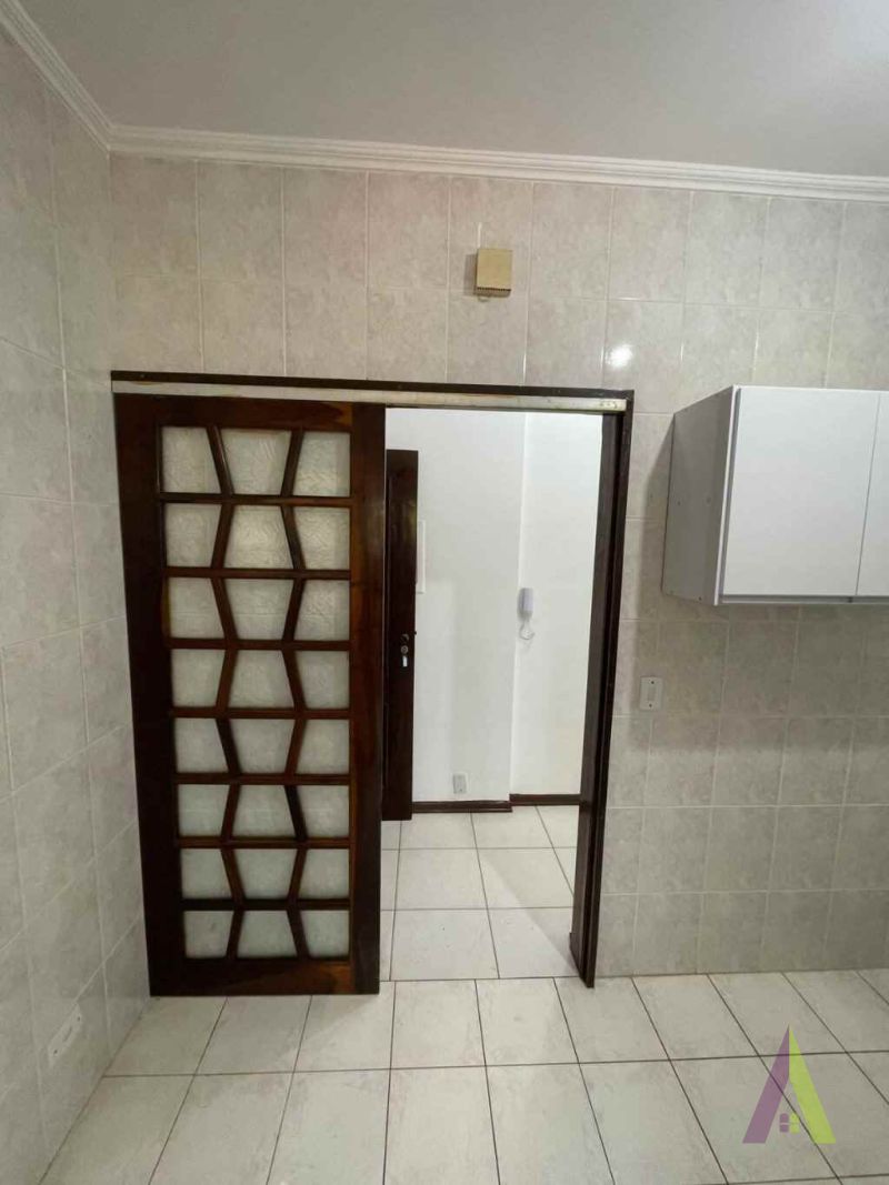 Apartamento no Centro de São Roque!