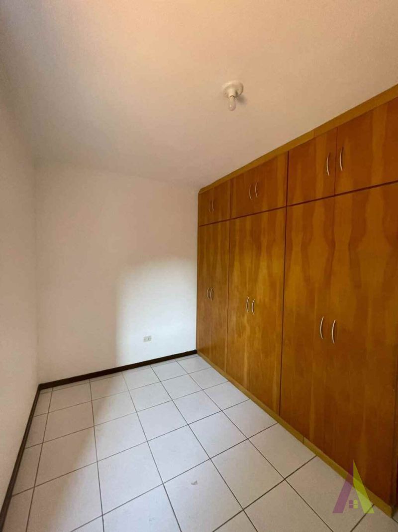 Apartamento no Centro de São Roque!