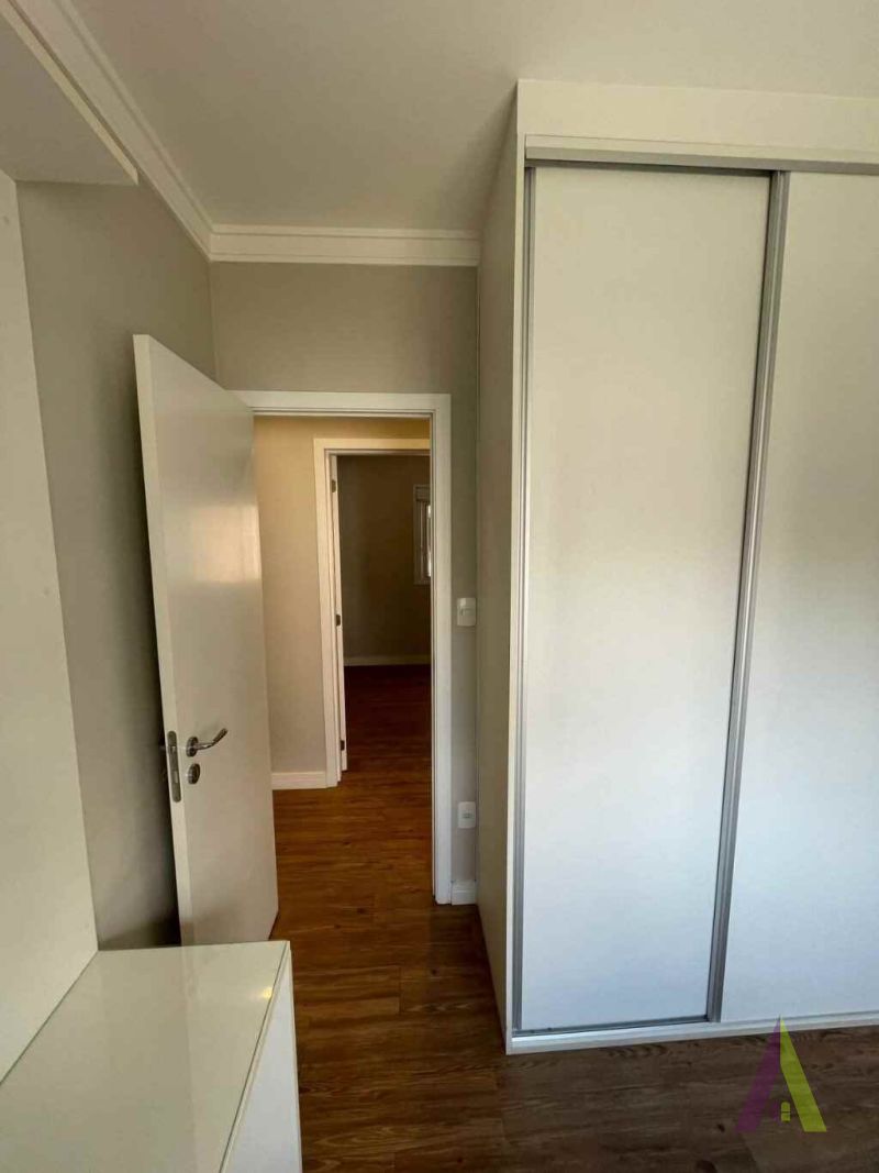 Apartamento Rico em Planejados  em Condomínio Clube em São Roque!