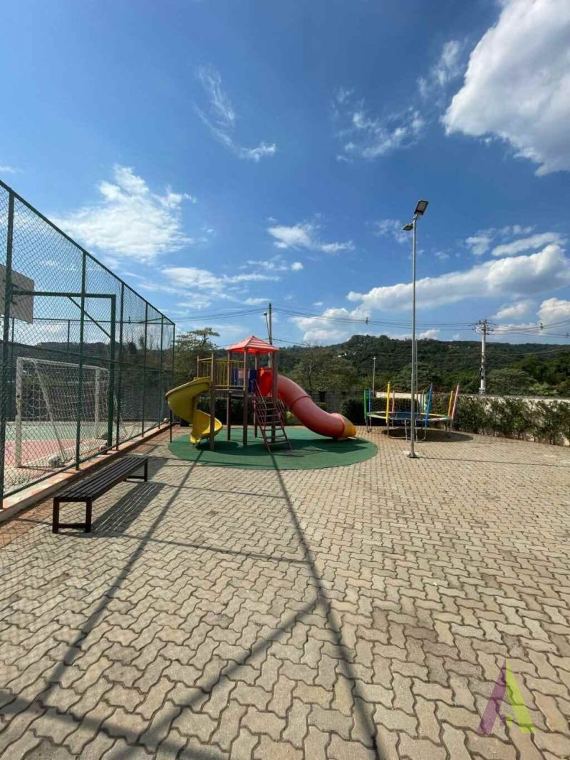 Apartamento Rico em Planejados  em Condomínio Clube em São Roque!