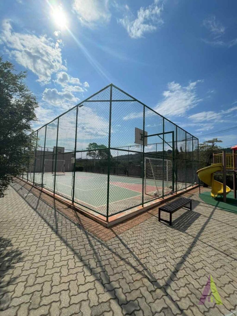 Apartamento Rico em Planejados  em Condomínio Clube em São Roque!