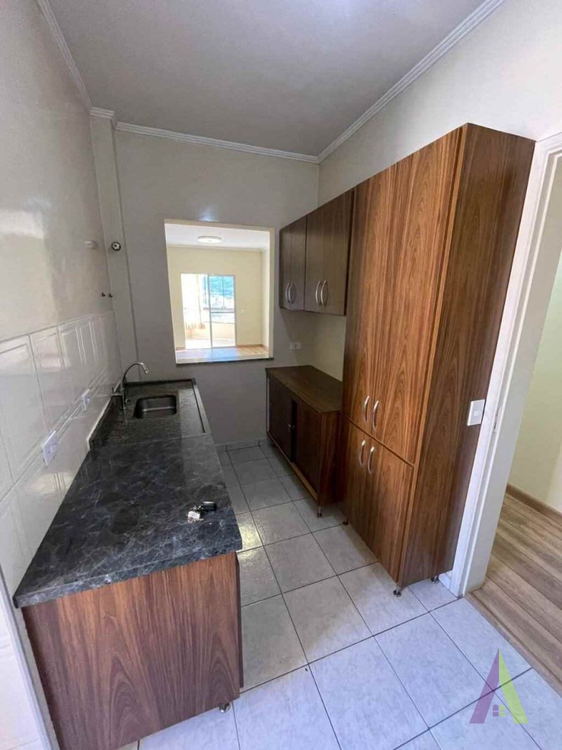 Apartamento no Centro de São Roque!