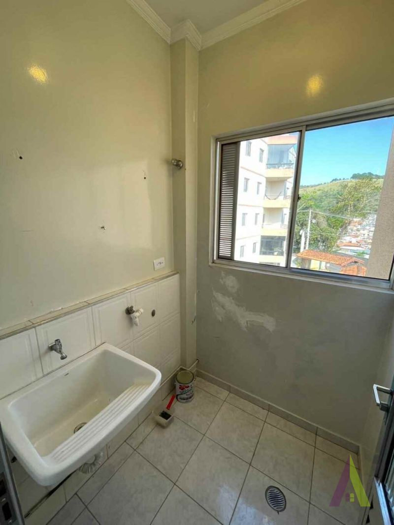 Apartamento no Centro de São Roque!