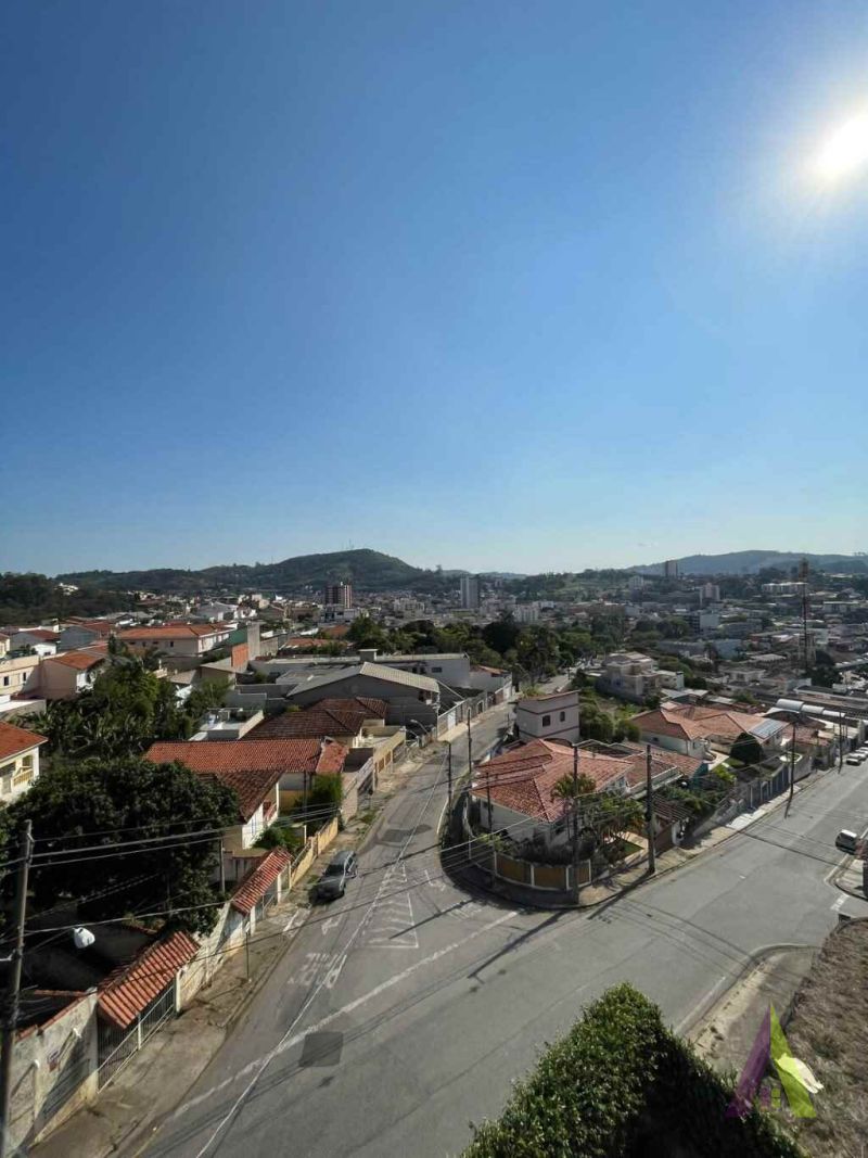 Apartamento no Centro de São Roque!