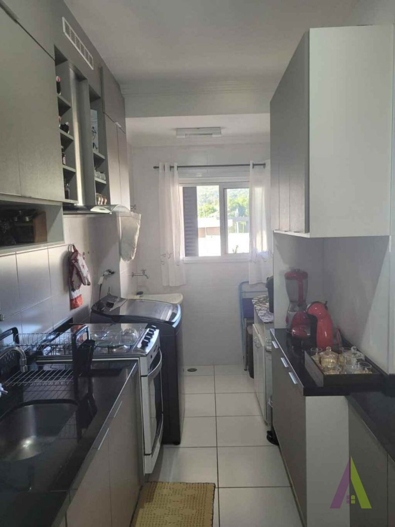 Apartamento em Condomínio Clube de São Roque!