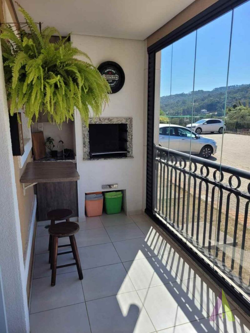 Apartamento em Condomínio Clube de São Roque!