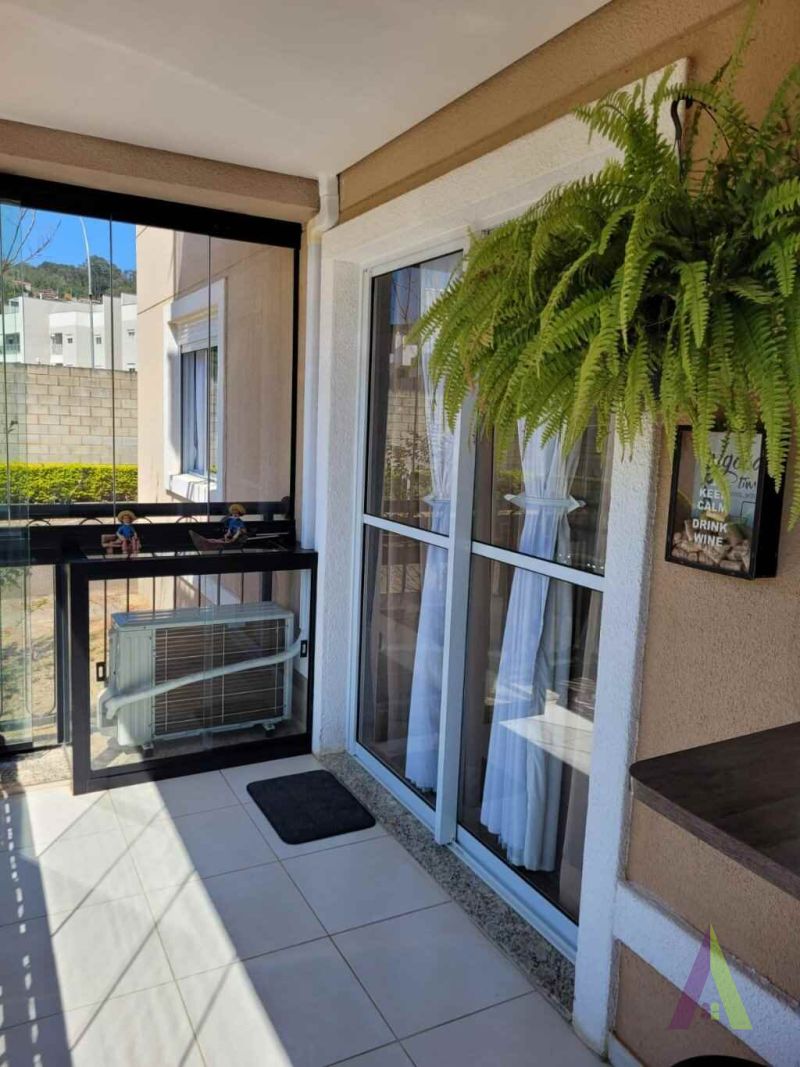 Apartamento em Condomínio Clube de São Roque!