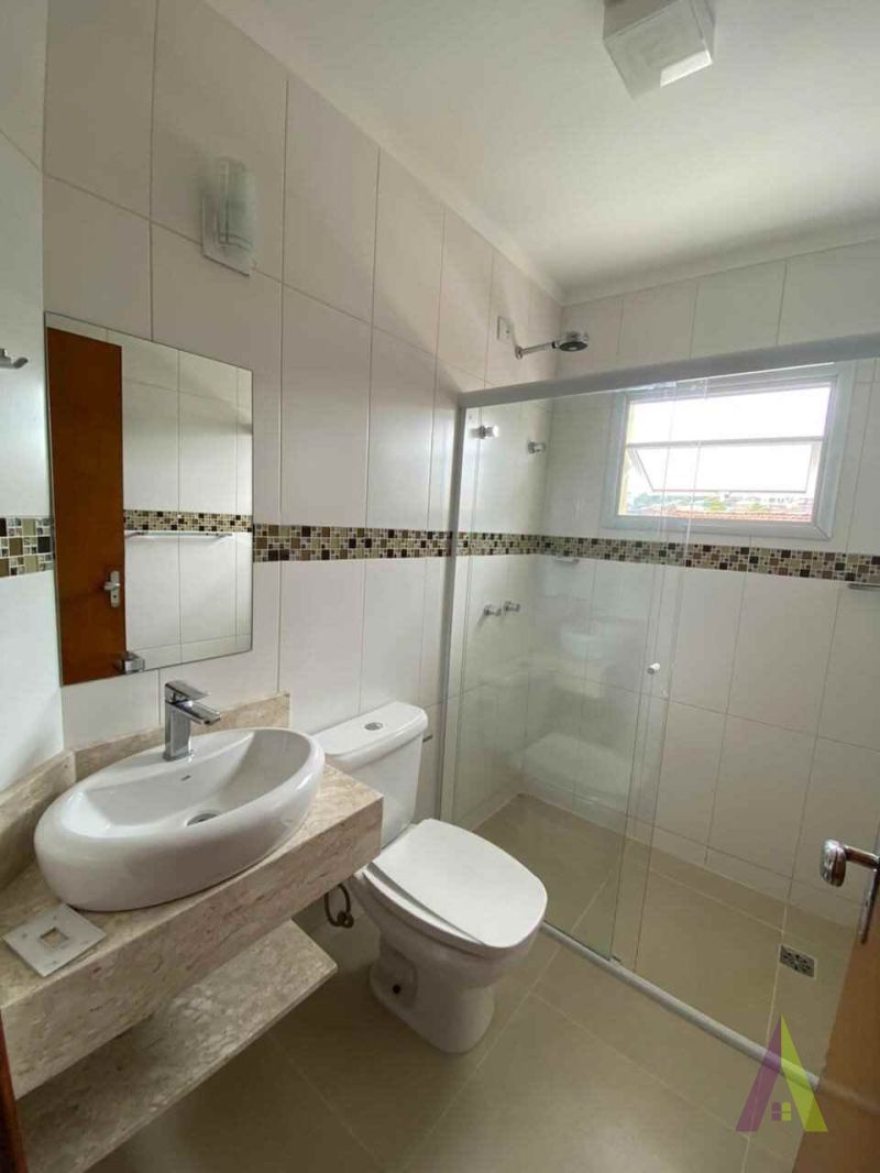 Apartamento no Centro de São Roque!